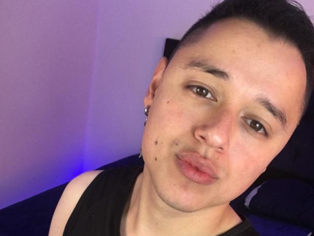 NoahMorgan - Live porn &amp; sex cam - 17122610