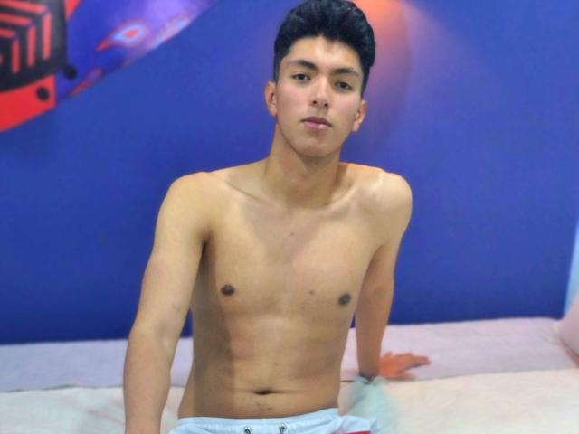 AxelRoous - Live sex cam - 17126754