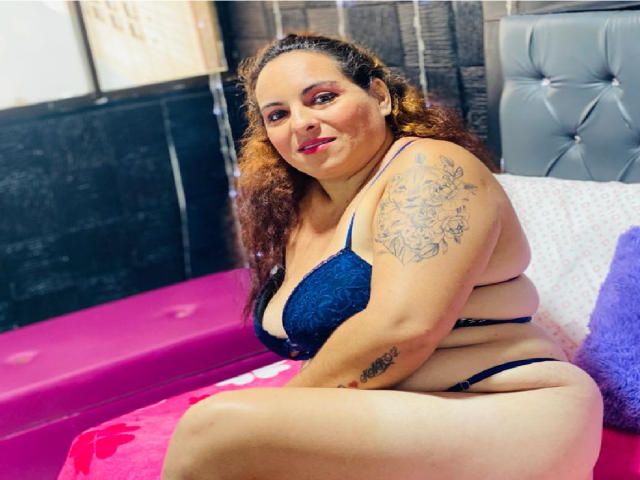 SaralinaFetish - Live Sex Cam - 17128710