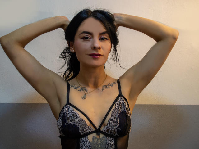 LiaSaenzs - Live sex cam - 17130786