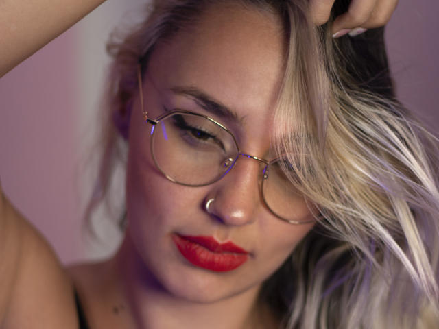 GreicyJones - Live Sex Cam - 17181470