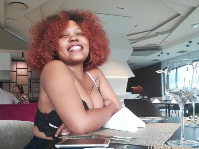 Zelphine - Live sex cam - 17190702