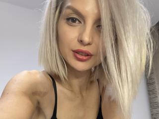 DouceAmelia - Live Sex Cam - 17275182