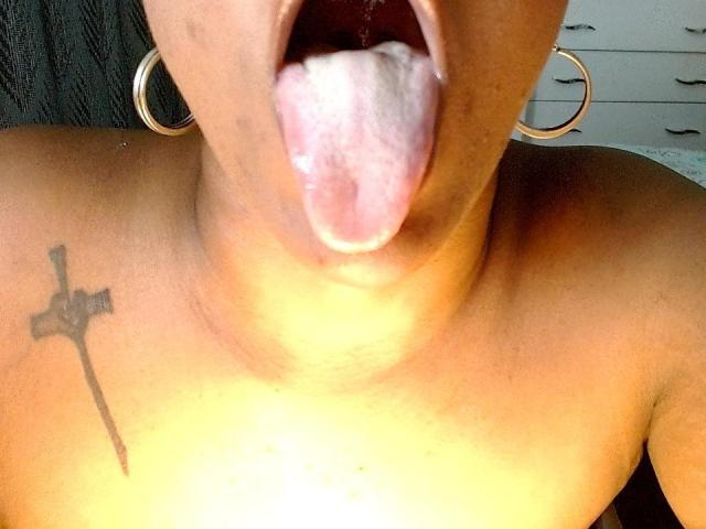 EmiraHot - Live porn &amp; sex cam - 17275702