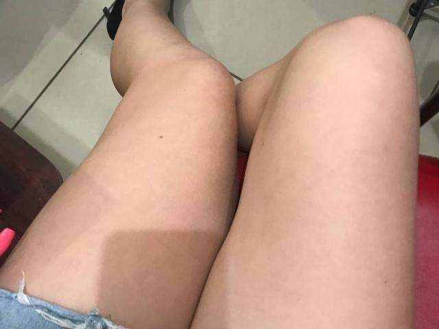 Fellinia - Live Sex Cam - 17313270