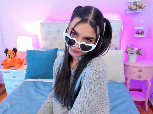 CharlotteBroown - Live Sex Cam - 17330186