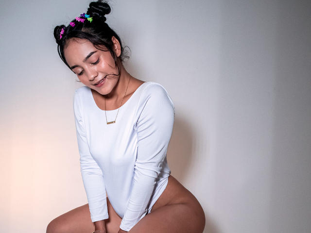 KarlyeKroes - Live porn &amp; sex cam - 17334630