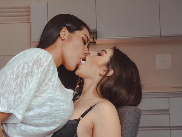 PaolaYKatty - Élő pornó és szexkamera - 17336942