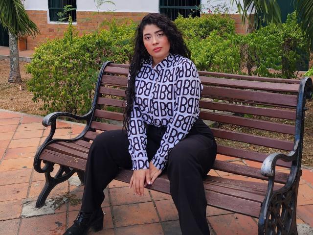 AgathaColinss - Live sex cam - 17343446