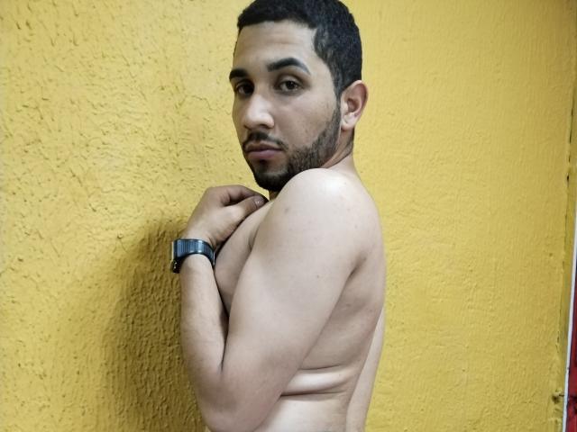 EmirVarhg - Live porn &amp; sex cam - 17351866