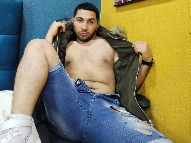 EmirVarhg - Live porn &amp; sex cam - 17351886