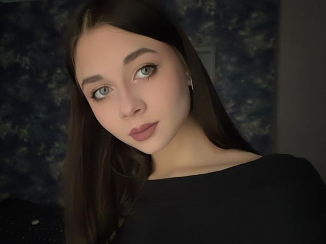 AdelGrotts - Live sex cam - 17362690