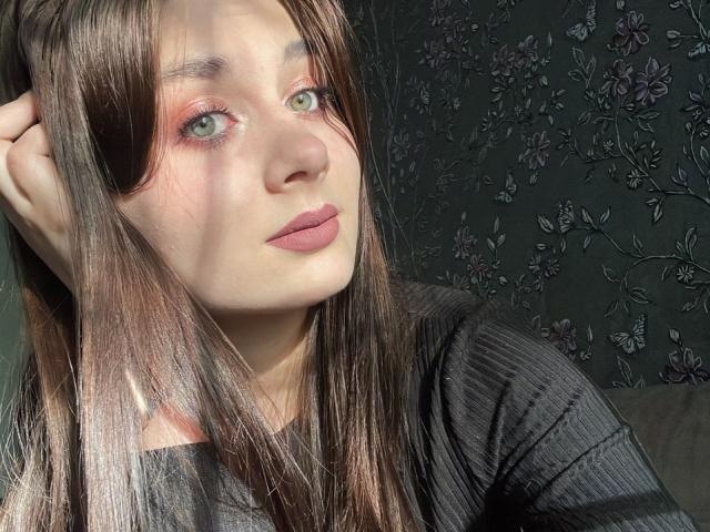 AdelGrotts - Live sex cam - 17362702