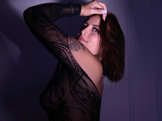 EmilyBrrown - Live sex cam - 17376346