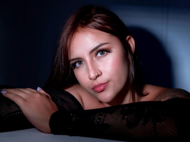 EmilyBrrown - Live sex cam - 17376350