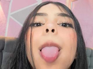 ZafiiroBluee - Sexe cam en vivo - 17384210