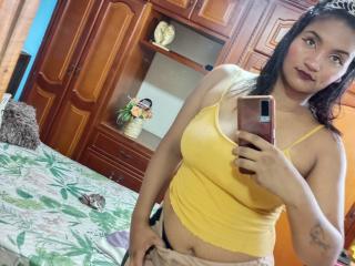 SalomeSexxy - Live porn & sex cam - 17388162