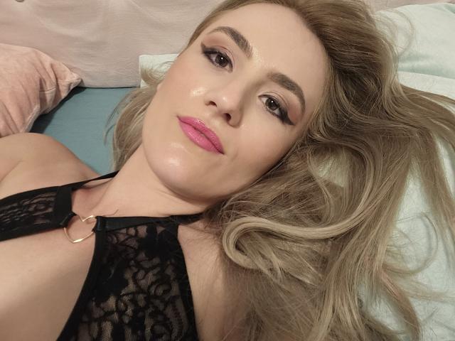 JanetJamesonn - сексуальная веб-камера в реальном времени - 17393878