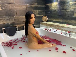 KylieWhite - Live porn & sex cam - 17394778