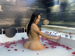 KylieWhite - Live porn & sex cam - 17394810