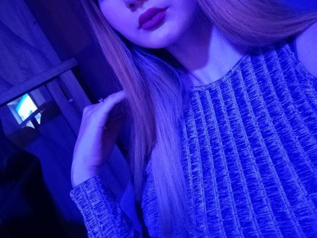 MilenaaMoon - Live Sex Cam - 17396210