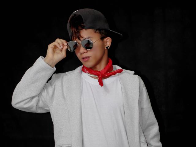 DannySantoro - Live sex cam - 17405466