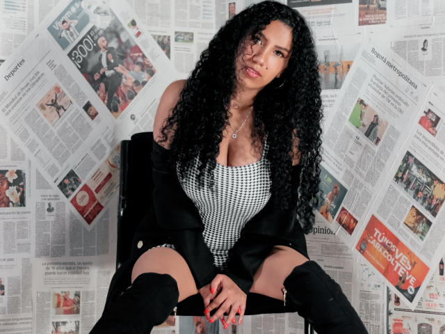 SerenaWillow - Live sex cam - 17405910