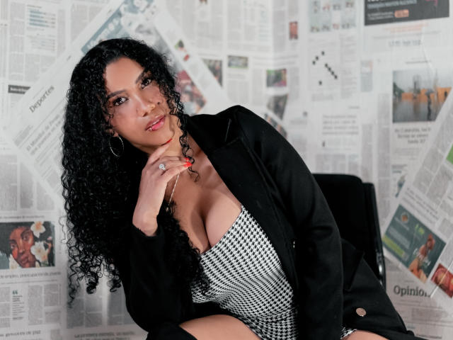 SerenaWillow - Live sex cam - 17405950