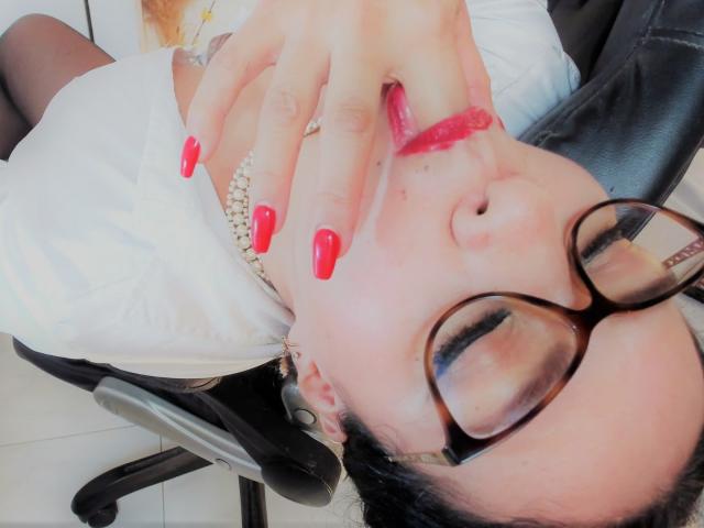 AlisGourmande - Live sex cam - 17417234