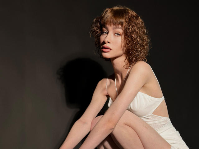 LilieBlowball - Live sex cam - 17432094