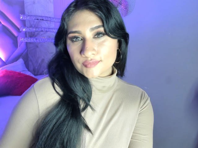 ShiaraRussi - Live sexe cam - 17437850