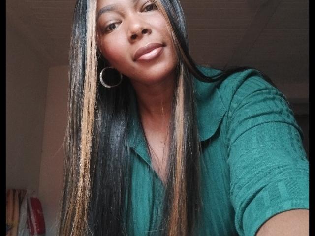 EmiraHot - Élő pornó és szexkamera - 17439518