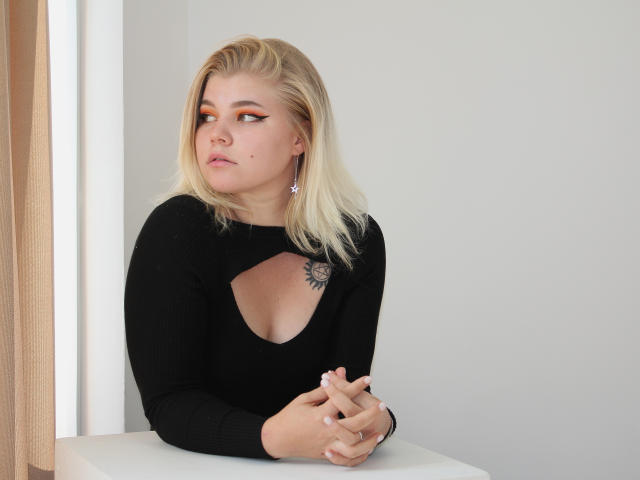 AmberGardner - Sexe cam en vivo - 17448218