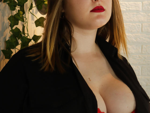 LizKiss - Live sex cam - 17479914