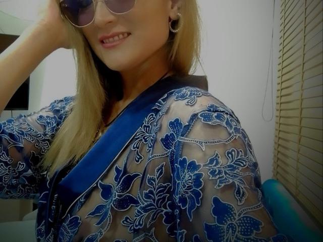 LucyRosiekus - Live sexe cam - 17487178