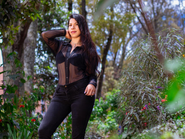 LauraaVelez - Live sex cam - 17492914