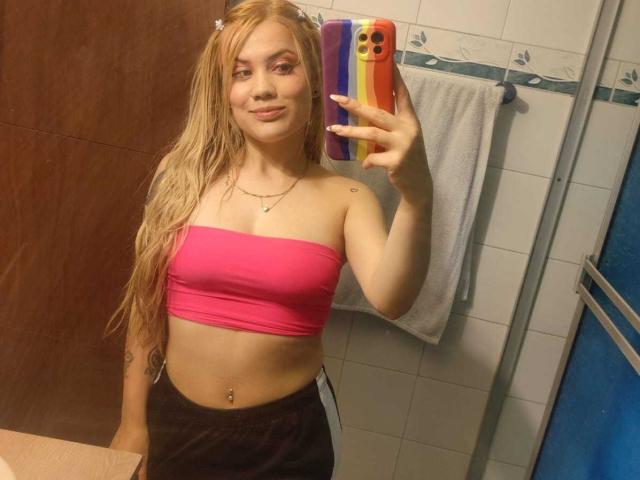 MajoSoler - Live Sex Cam - 17541858