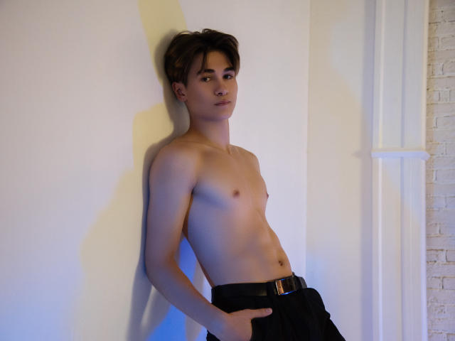 JamesParker - Live sex cam - 17541878