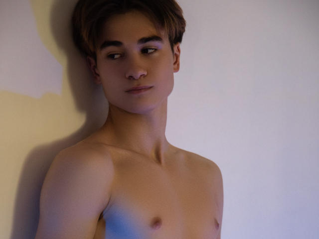 JamesParker - Live sex cam - 17541890