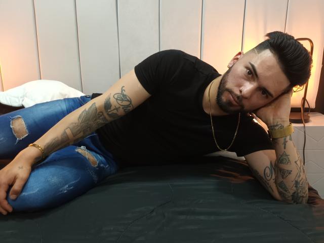 AndyCortez - Live sex cam - 17545034