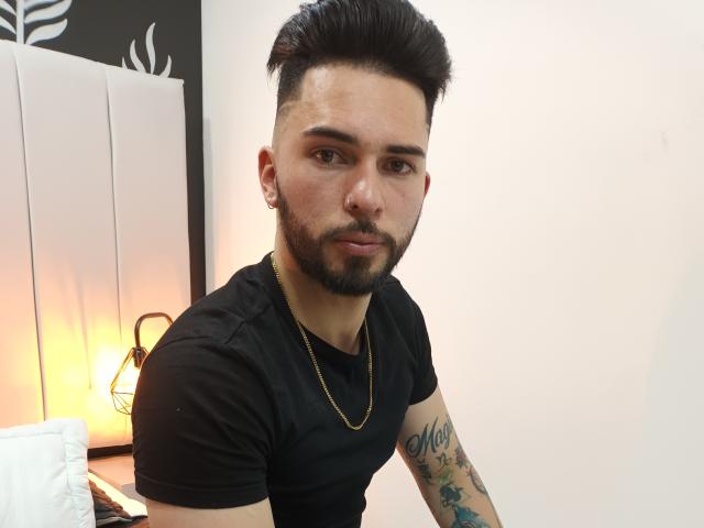AndyCortez - Live sex cam - 17545054