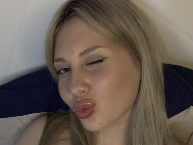 KitConny - Live sex cam - 17548158