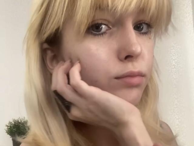 Blumi - Live Sex Cam - 17554134