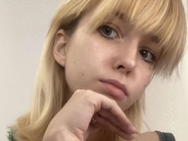Blumi - Live sex cam - 17554198