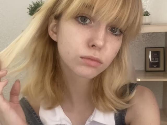 Blumi - Live sex cam - 17554206