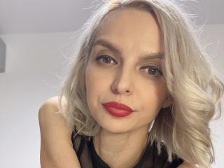 DouceAmelia - Live porn & sex cam - 17558806