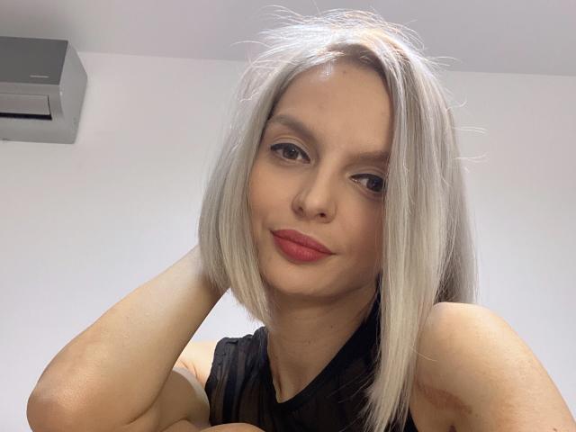 DouceAmelia - Sexe cam en vivo - 17558834