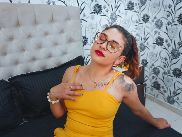 AriannaLunna - Live Sex Cam - 17559198