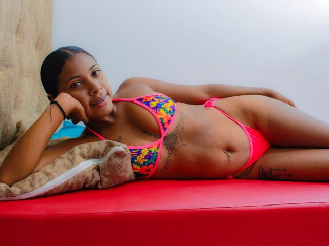 CrystalCortez - Live Sex Cam - 17572026
