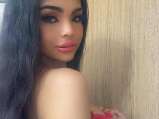 AdrianaQueenTS - Live sex cam - 17604458